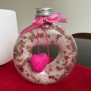 NEW Festive rose petal bath salts ❤️💗🌹🩷